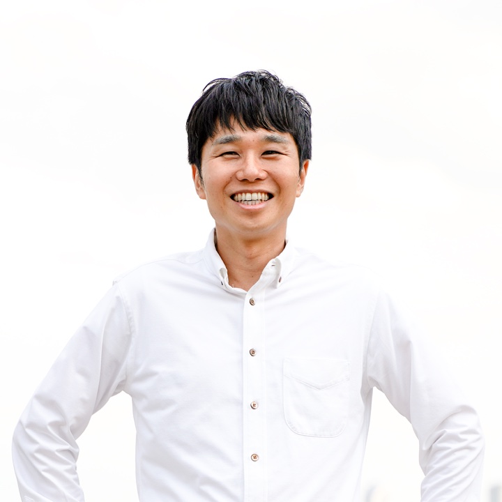 白いシャツを着た宮地俊充のプロフィール写真
